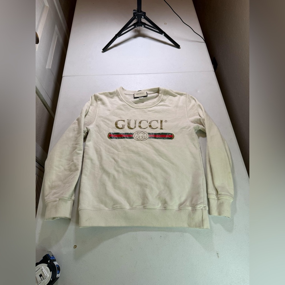 Used women gucci crew neck
$600 Size: M